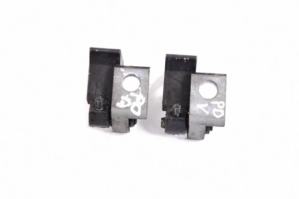 Front door upper hinge – right