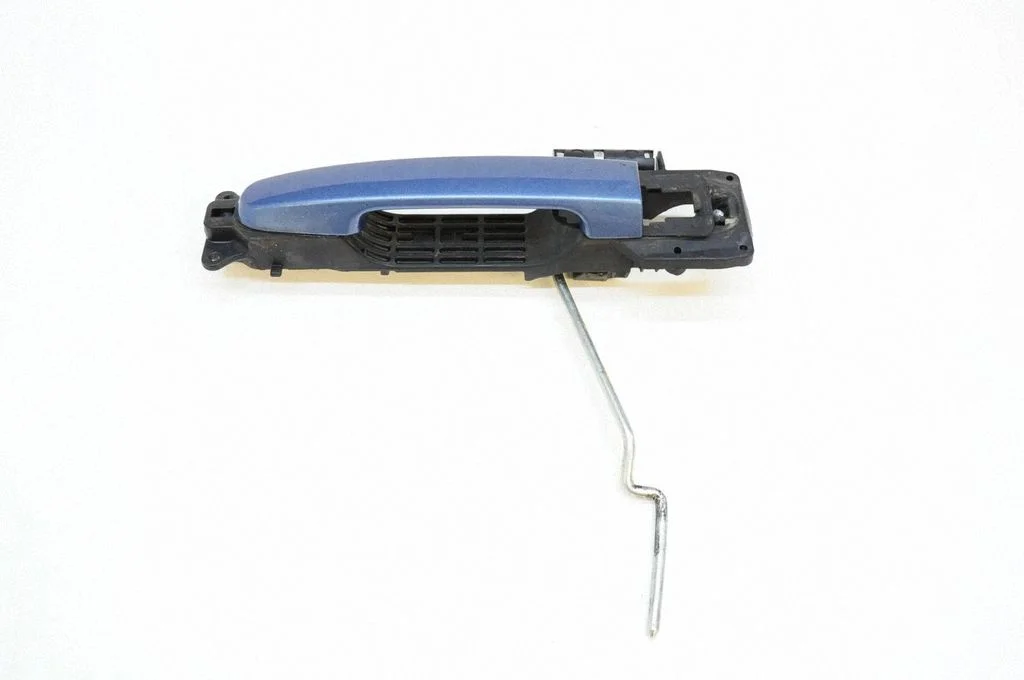 Front door exterior handle – front left