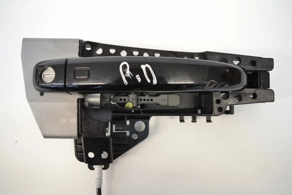 Front door exterior handle – Audi A4 Allroad B8 (2008-2016)