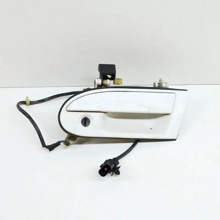 Front door exterior handle – front left