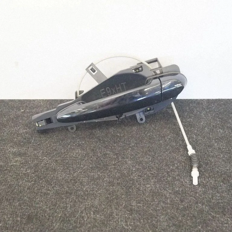 Front door exterior handle – rear left