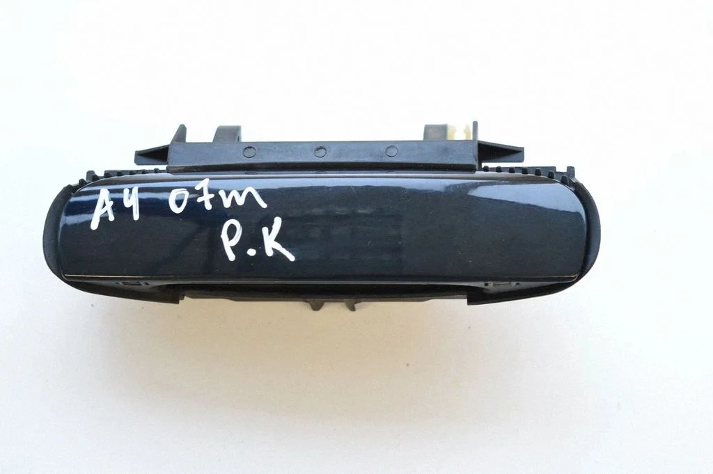 Klamka zewnętrzna drzwi przednich 4B0839885