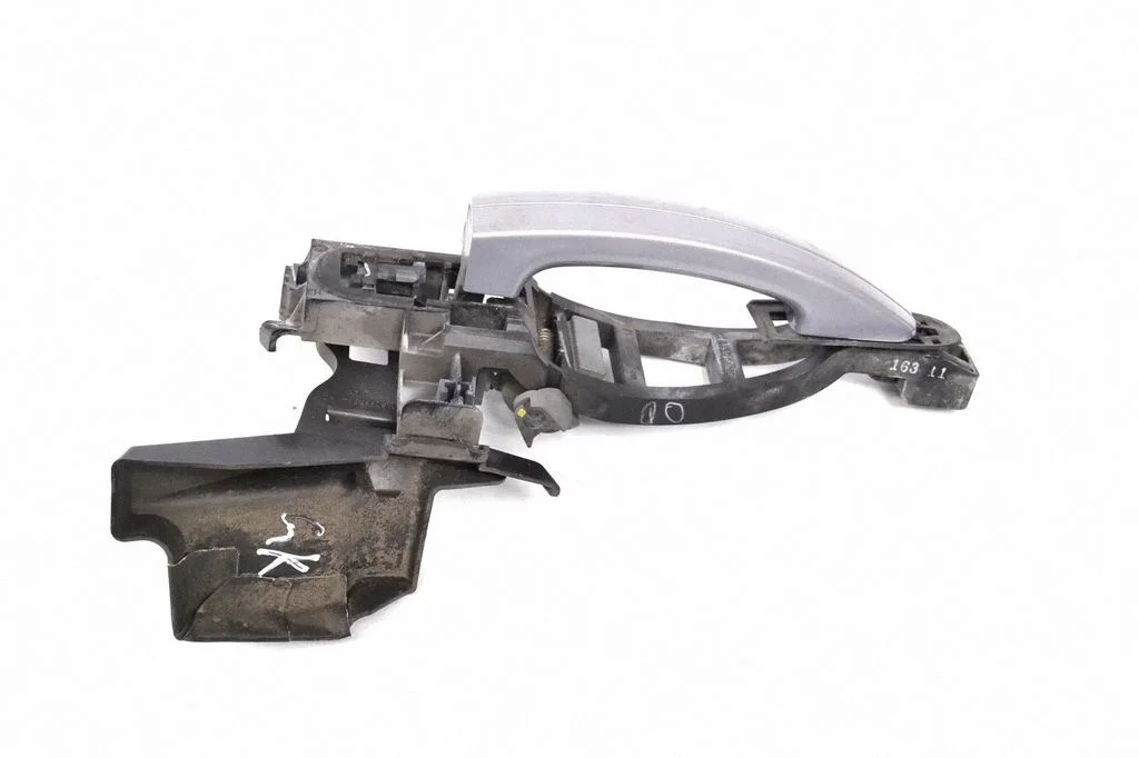 Front door exterior handle – rear left