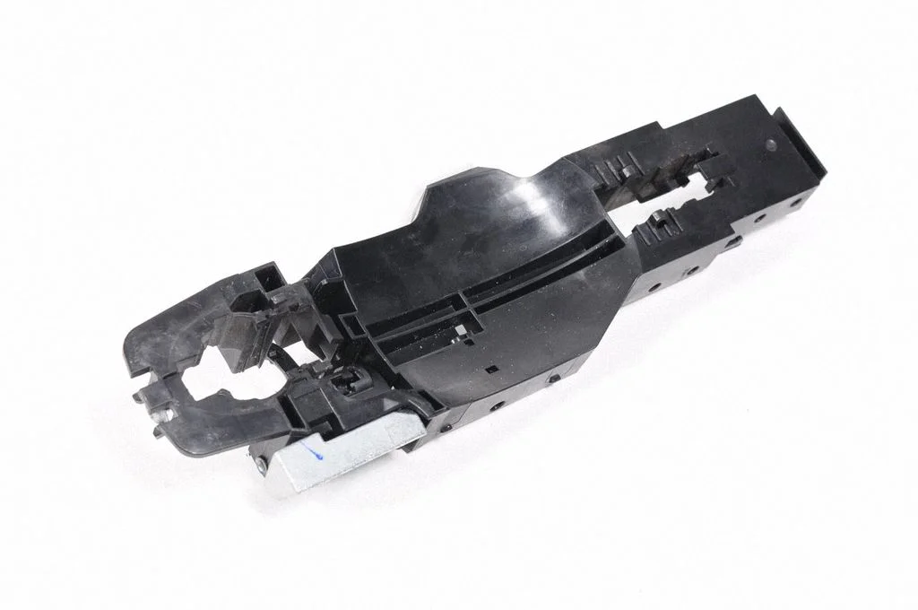 Esiukse välimine käepide – Nissan Note (E11) (2006-2014), eesmine vasak