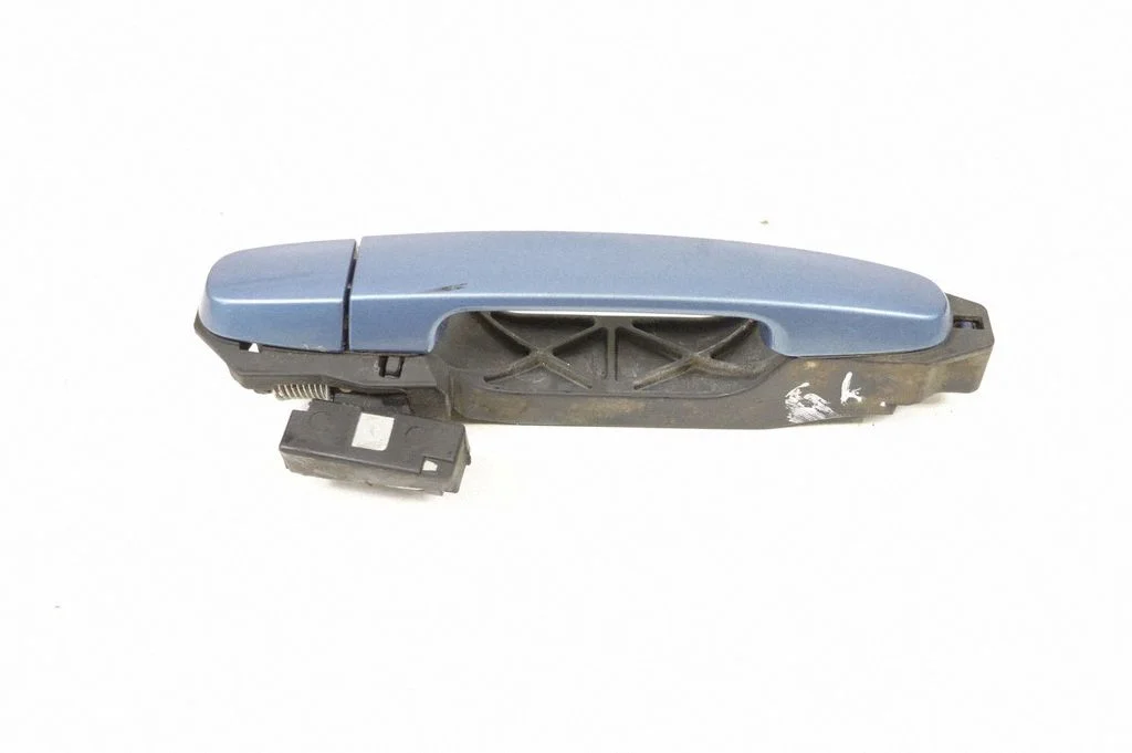 Front door exterior handle – rear left