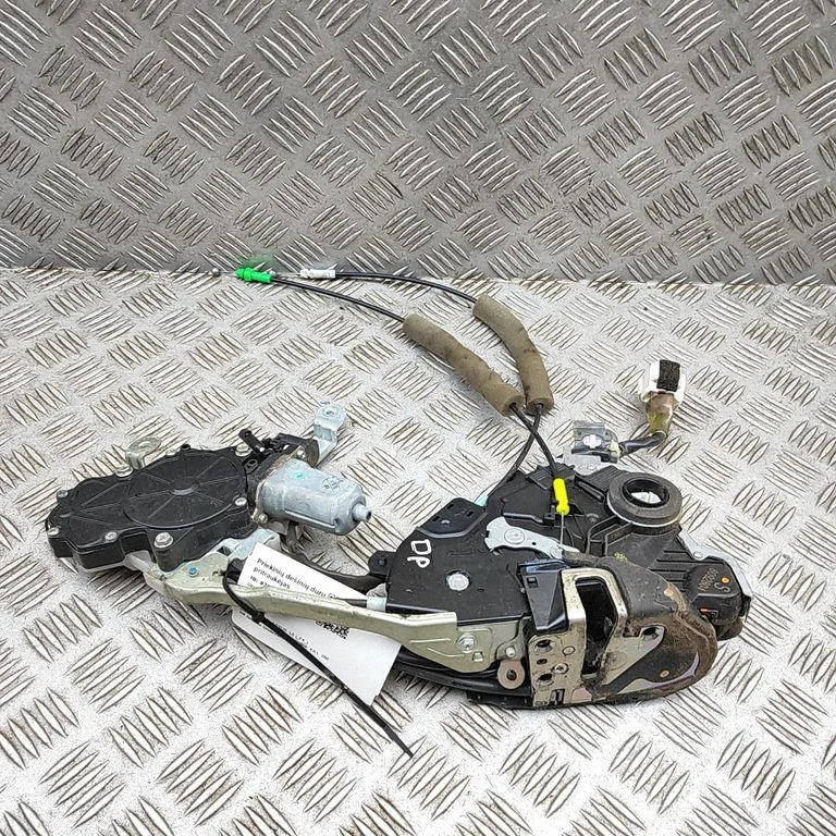Zamek drzwi przednich 1638000400 – Lexus LS UCF30 (2001-2007)