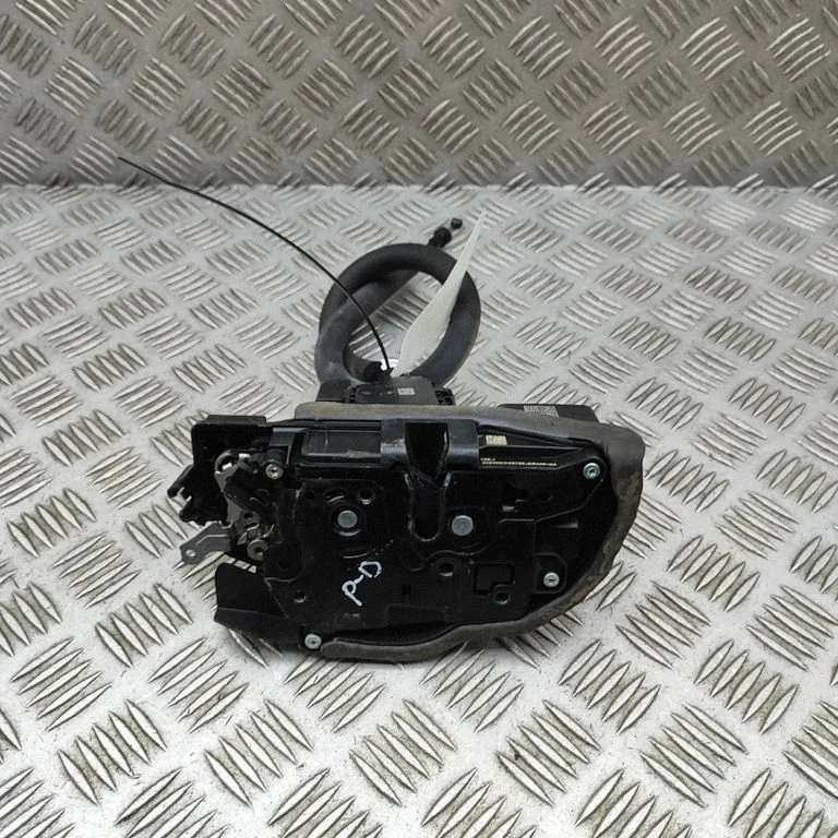 Front door lock P8B2203A28FC