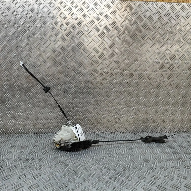 Front door lock 8J2837016E