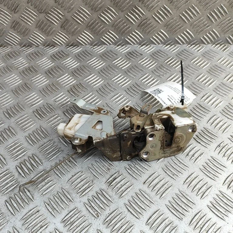 Front door lock 5715A278