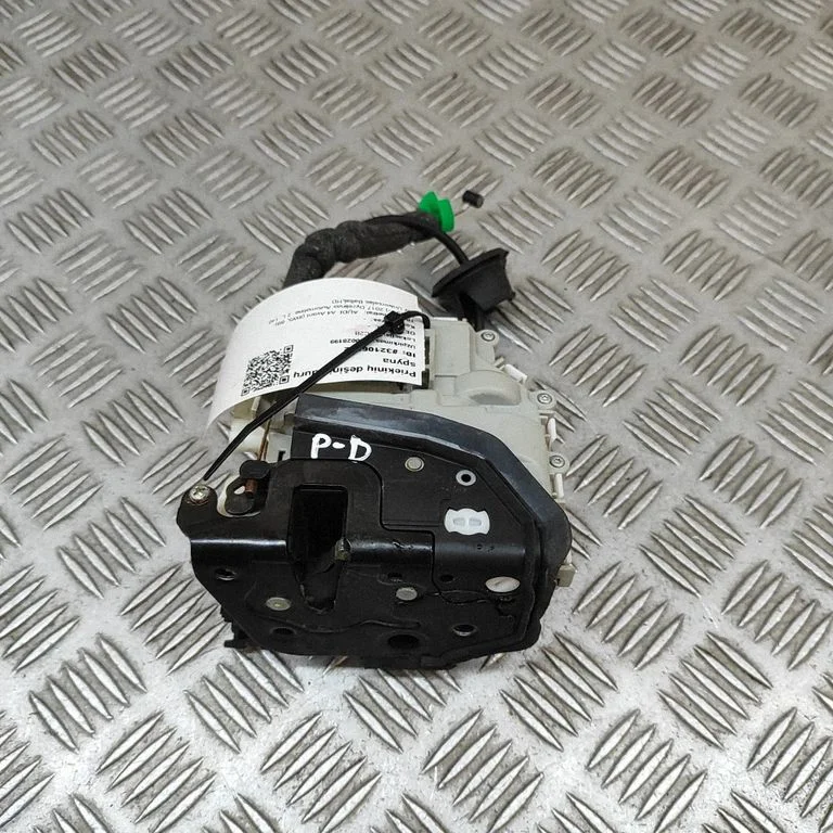 Zamek drzwi przednich – Audi A4 S4 B9 (2015-2019)