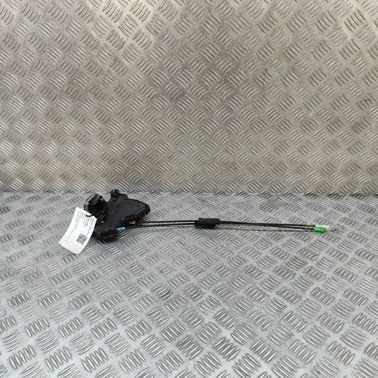 Priekšējo durvju slēdzene 6903042221