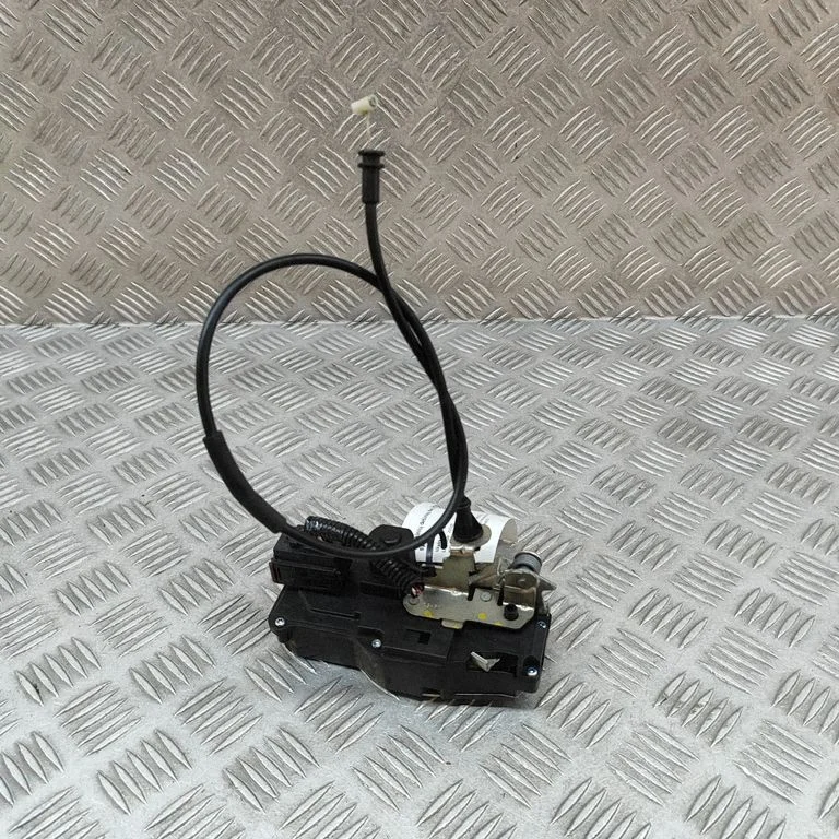 Front door lock – Tesla Model S (2012-)