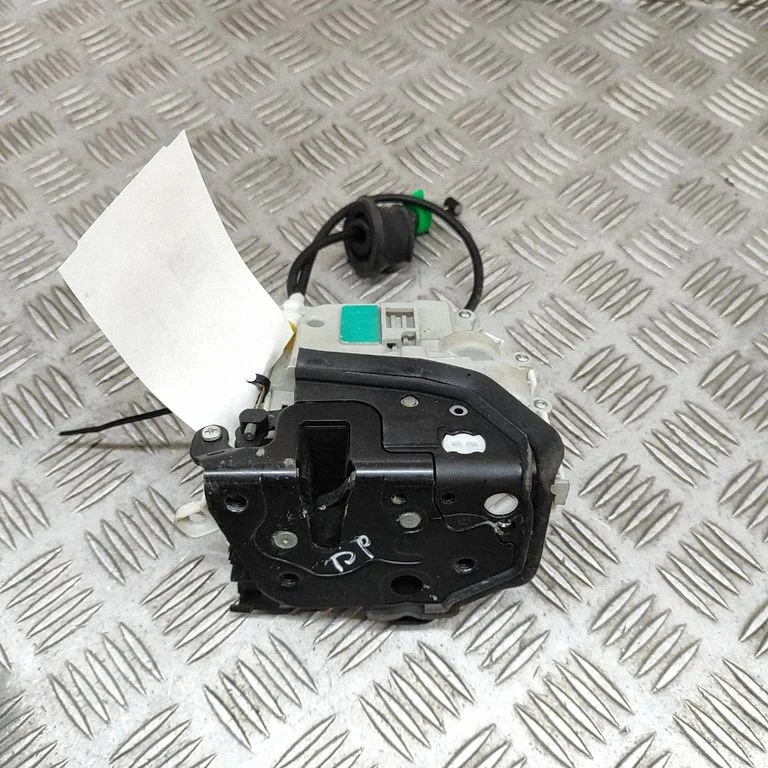 Zamek drzwi przednich – Audi A4 S4 B9 (2015-2019)