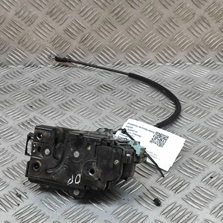 Zamek drzwi przednich 3D1837016AR