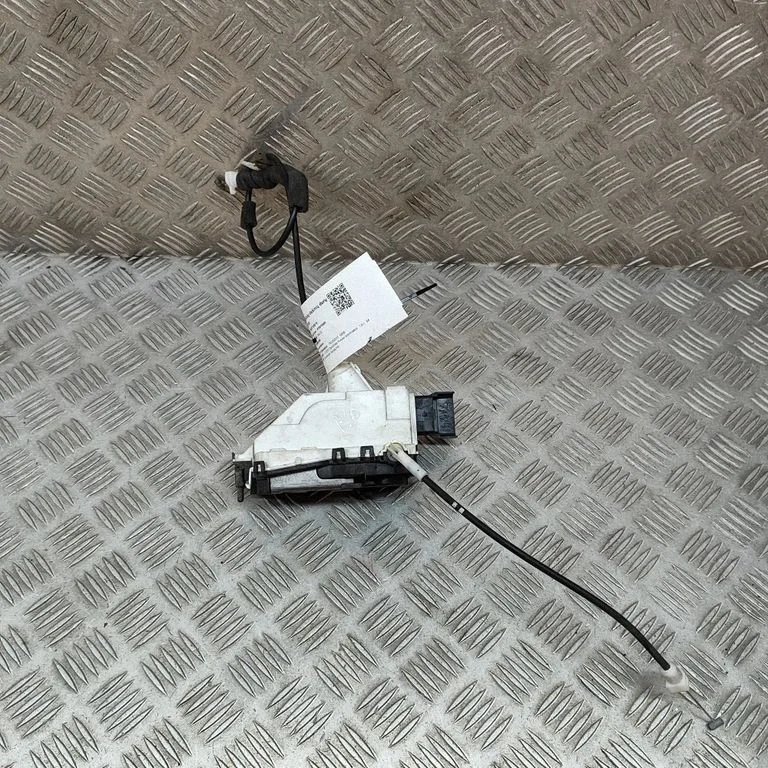 Priekšējo durvju slēdzene 9800623080