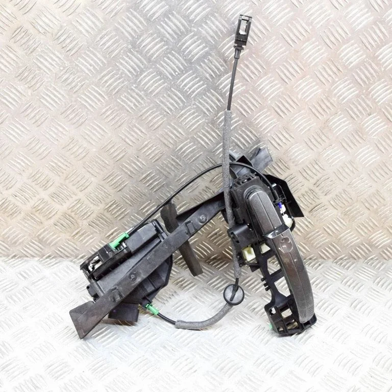 Zamek drzwi przednich CV44A219A64CM