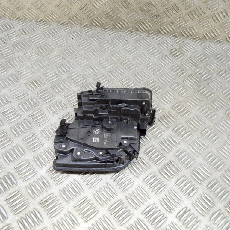 Front door lock 9492100