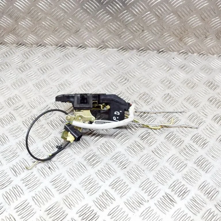 Front door lock – right