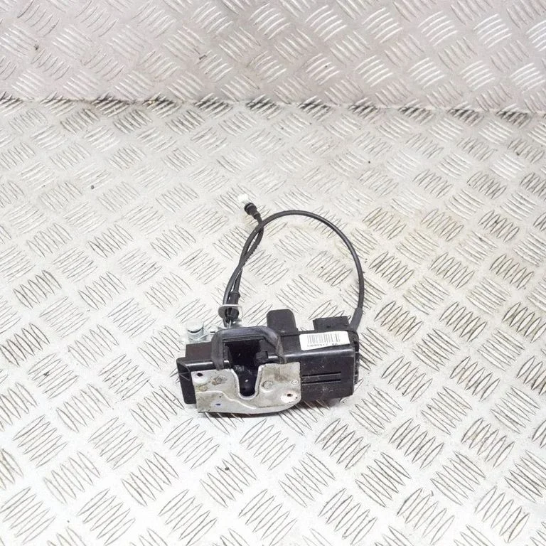 Front door lock – Tesla Model S (2012-)