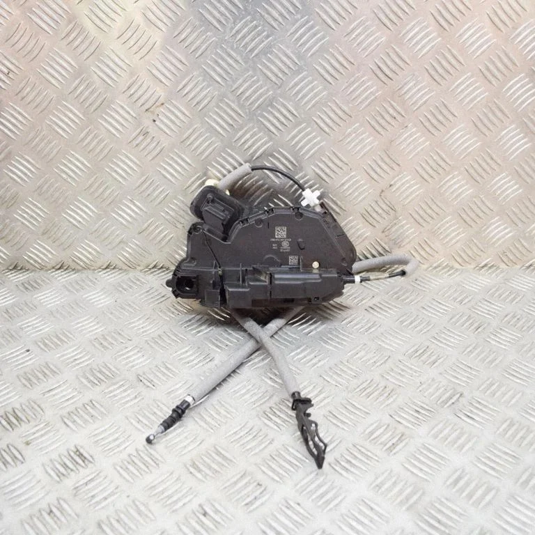 Esiukse lukk – Volkswagen ID.3 (2019-)