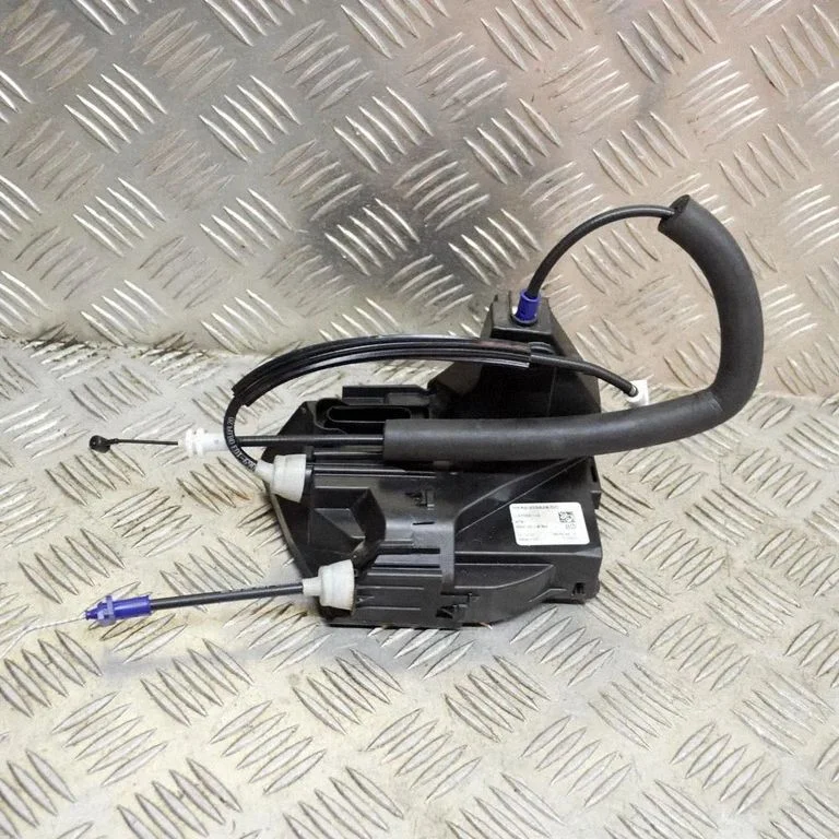 Zamek drzwi przednich C47869102