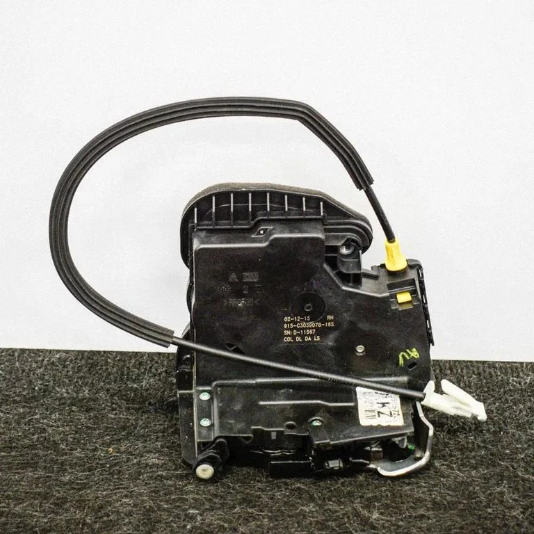 Priekšējo durvju slēdzene C3039078