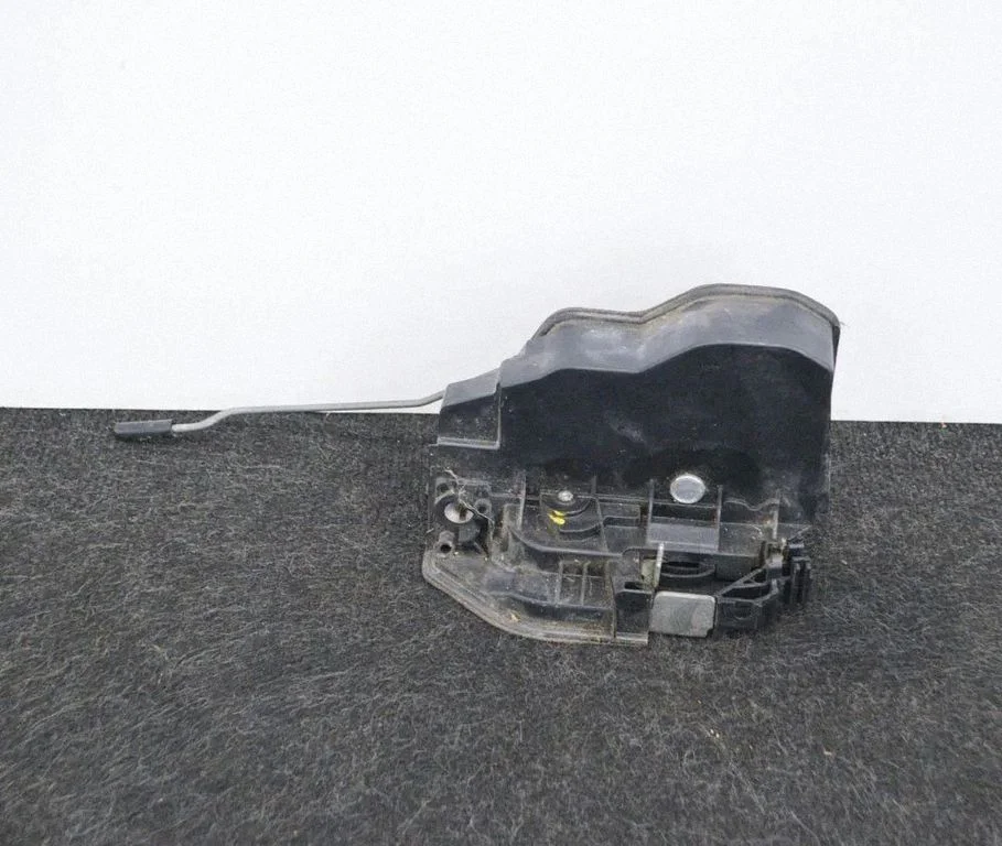 Esiukse lukk – BMW 5-seeria E60 E61 (2004-2010)