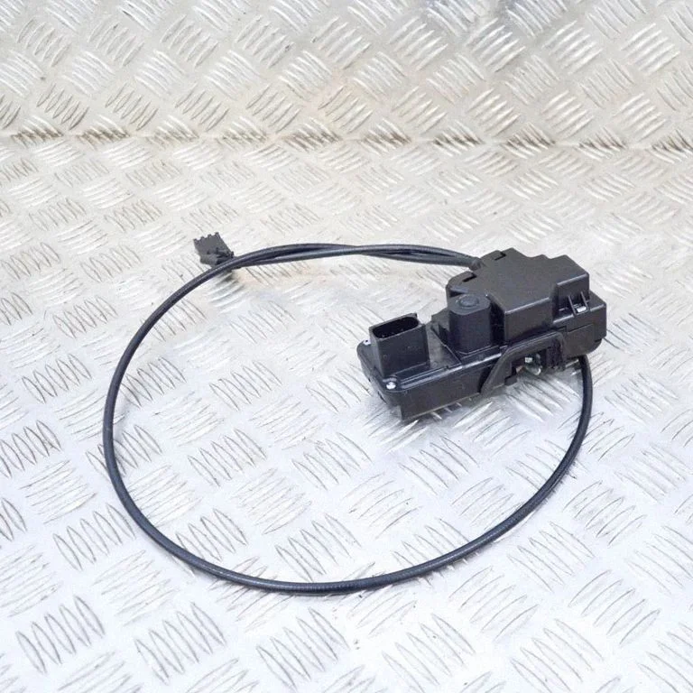 Front door lock – right