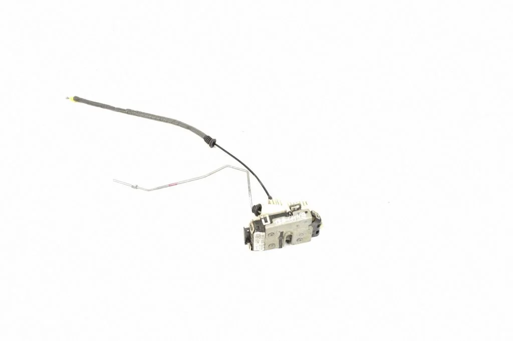 Zamek drzwi przednich P04589924AF