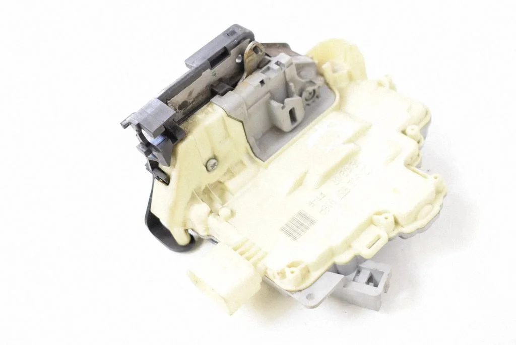 Front door lock – Audi Q7 4L (2005-2015)
