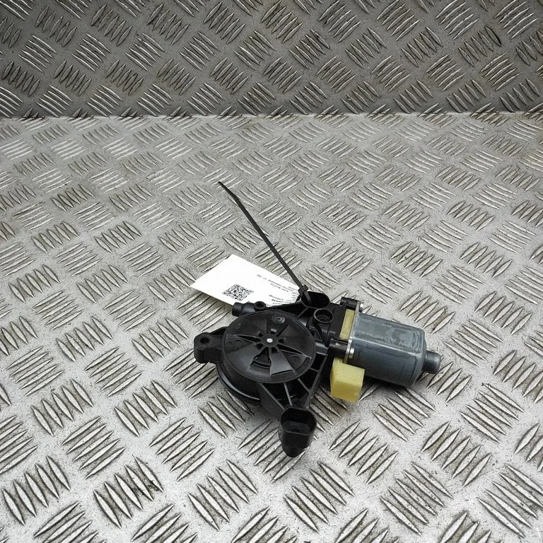 Front door window regulator motor 0130822704