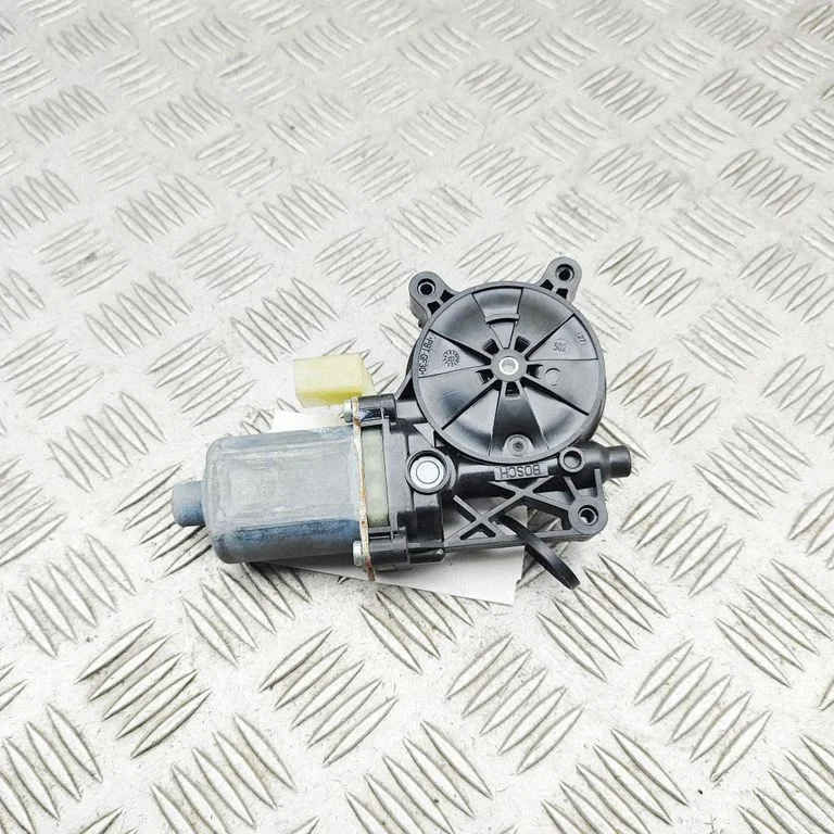 Priekšējā loga pacēlāja motoriņš 0130822120