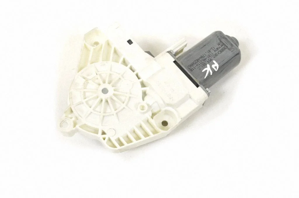 Priekšējā loga pacēlāja motoriņš 8K0959801C