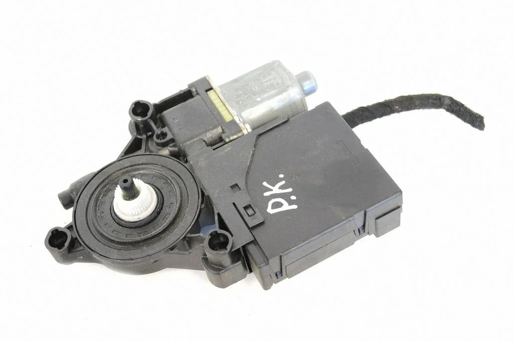 Priekšējā loga pacēlāja motoriņš 3C0959792C