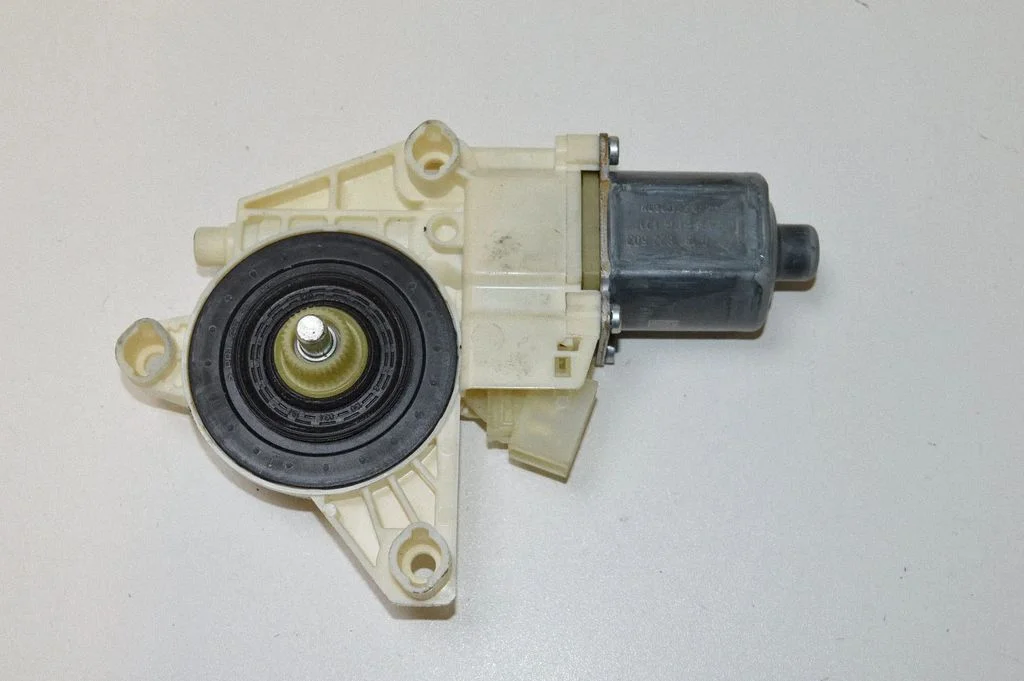 Front door window regulator motor – Mercedes-Benz E-Class W212 (2009-2016)
