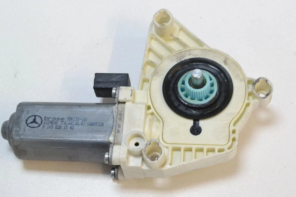 Front door window regulator motor – Mercedes-Benz A-Class W169 (2004-2012)