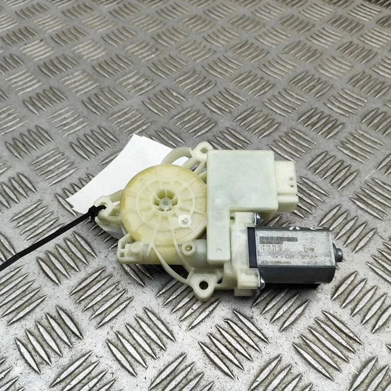 Front door window regulator motor 8495865