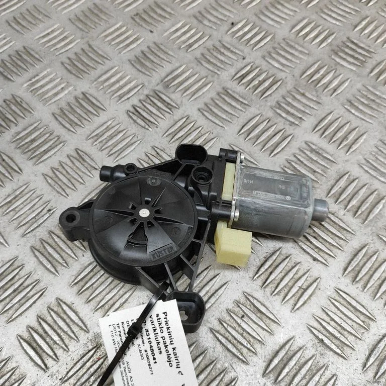Priekšējā loga pacēlāja motoriņš 5Q0959802B