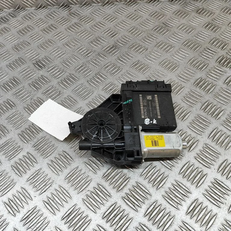 Priekšējā loga pacēlāja motoriņš 31674758