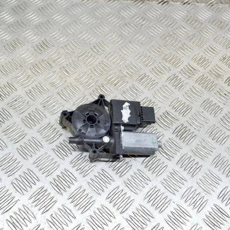Priekšējā loga pacēlāja motoriņš 1137328865
