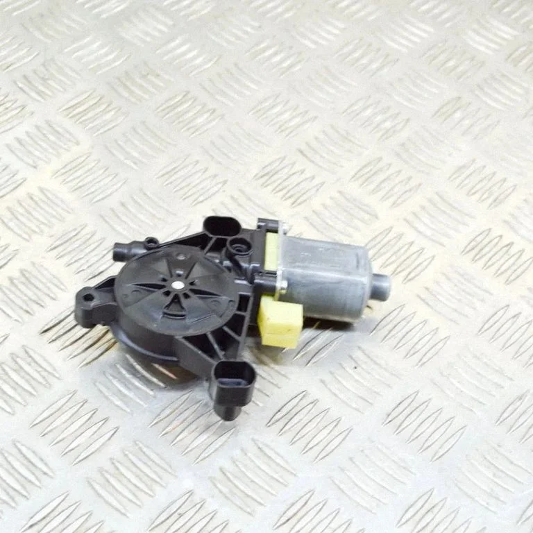 Priekšējā loga pacēlāja motoriņš S850202100