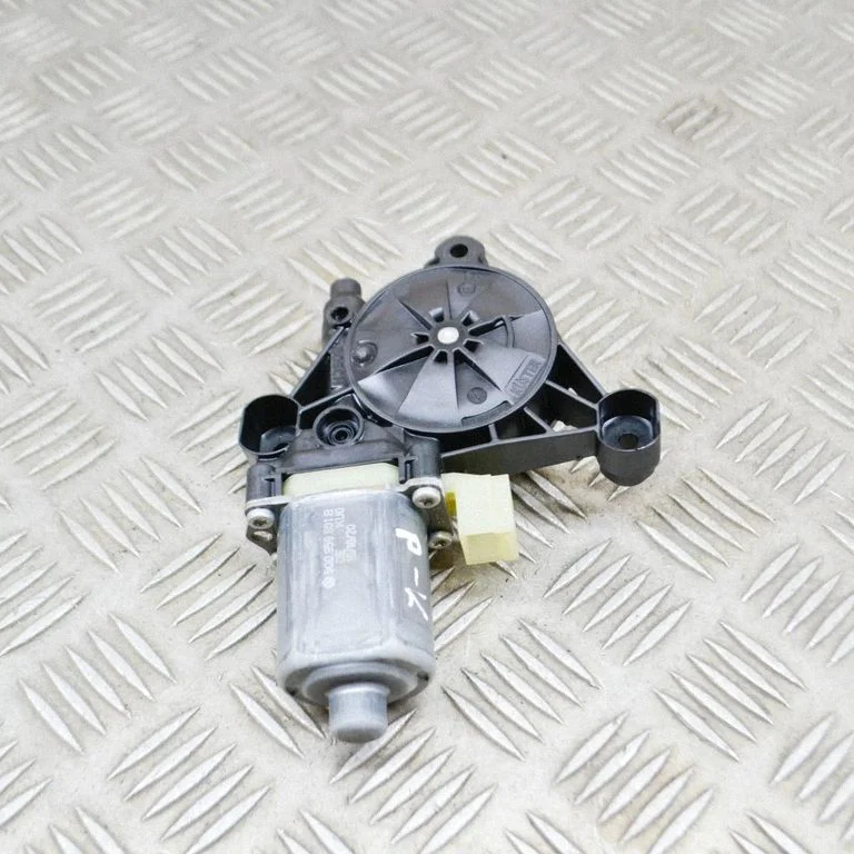 Priekšējā loga pacēlāja motoriņš E850202099