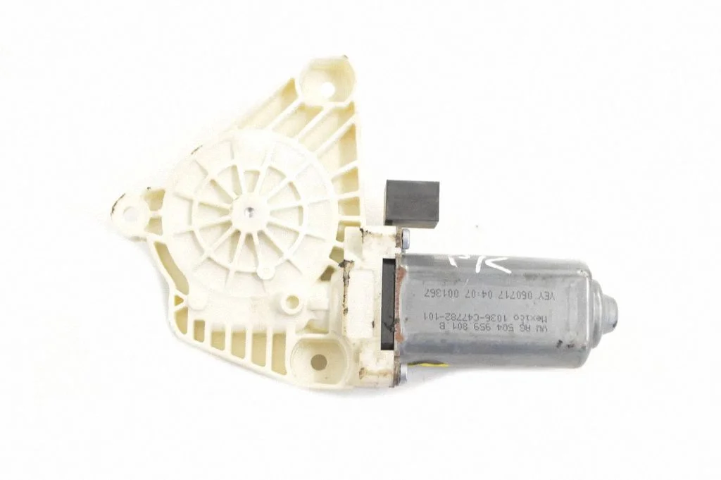 Priekšējā loga pacēlāja motoriņš 5Q4959801B