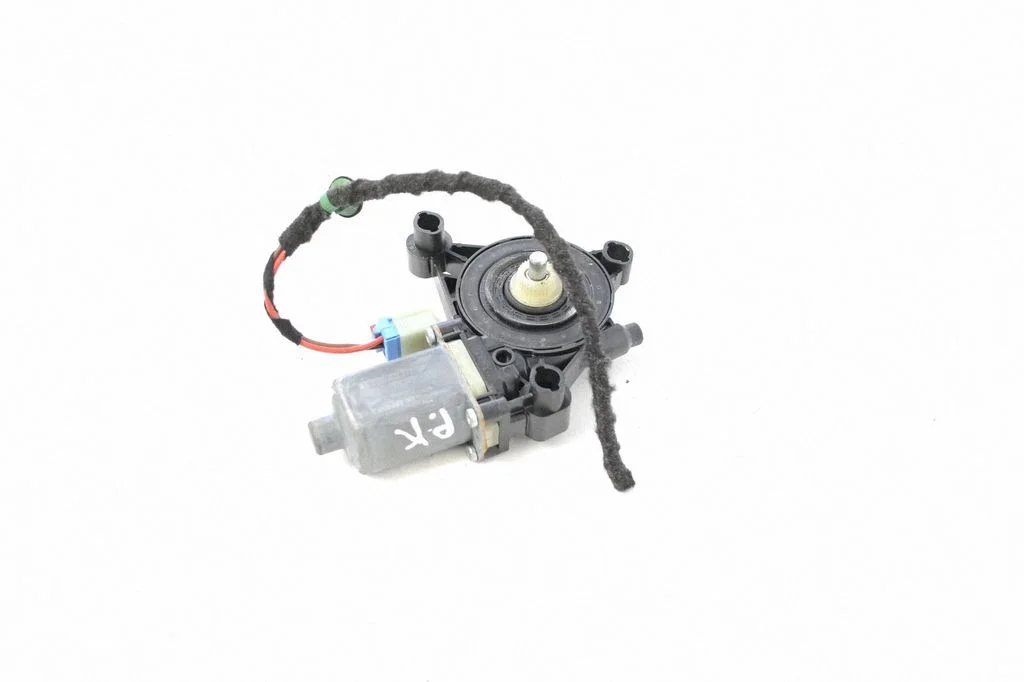 Priekšējā loga pacēlāja motoriņš 5Q0959801C