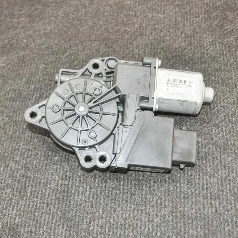 Priekšējā loga pacēlāja motoriņš 82450A2010