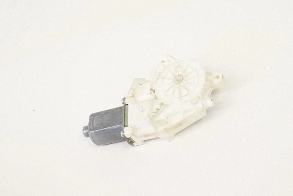 Front door window regulator motor – Mercedes-Benz GLK-Class (X204) (2008-2016)
