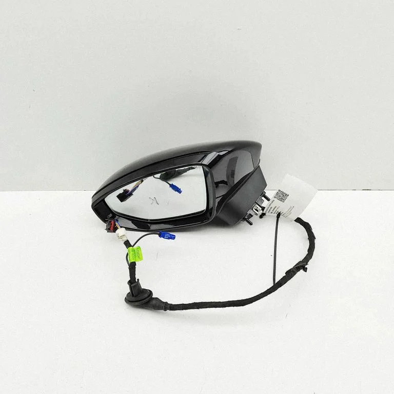 Esiukse elektriline välispeegel 4J3857409M