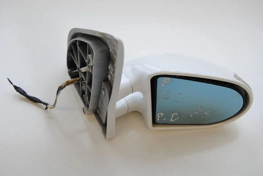 Front door electric wing mirror E11015861