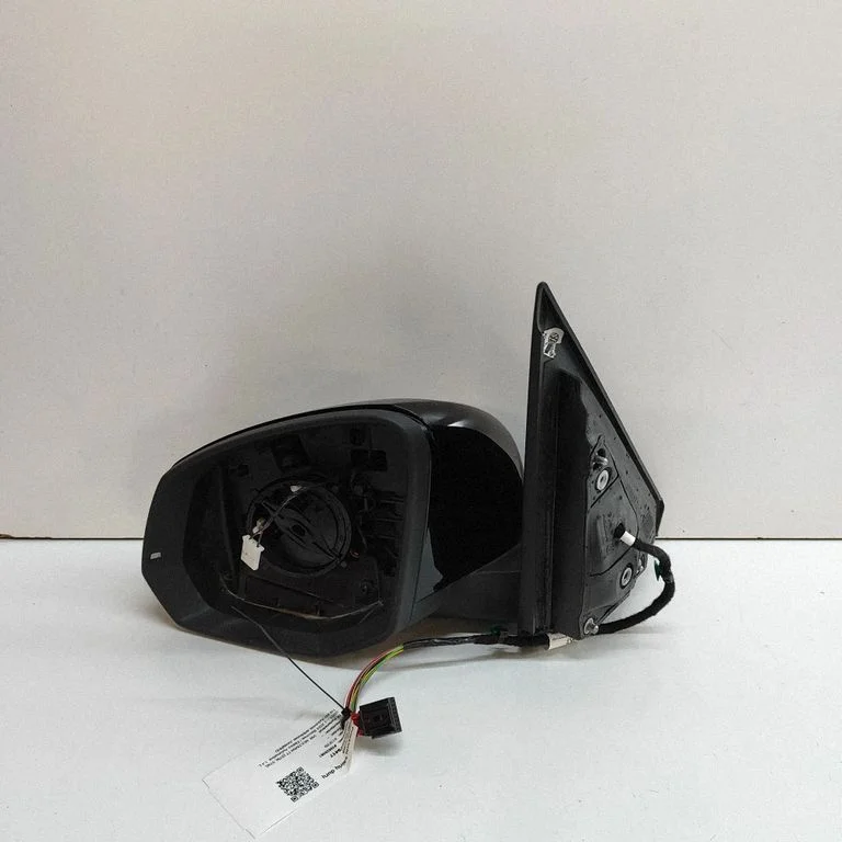 Esiukse elektriline välispeegel 7T0857407AD