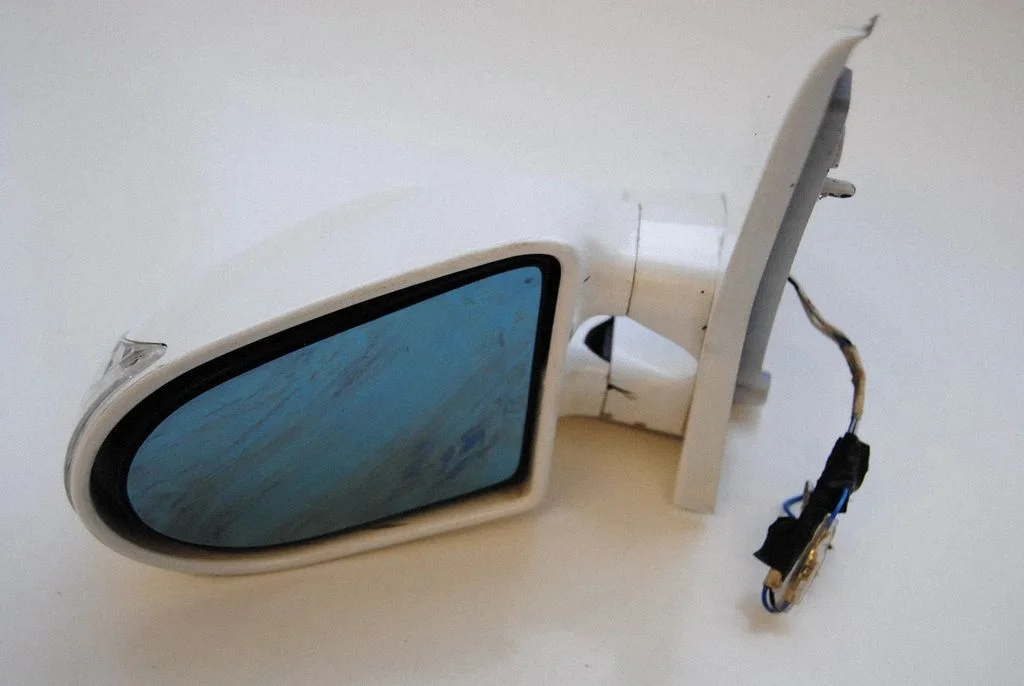 Front door electric wing mirror E11015861
